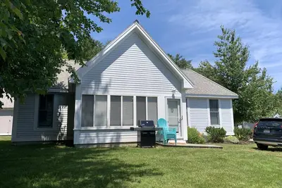 Cottages at Summer Village, fully furnished cottage, Wi-fi, heated pools, hot tub