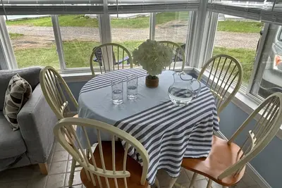 Fully furnished cottage, minutes from the beach.
