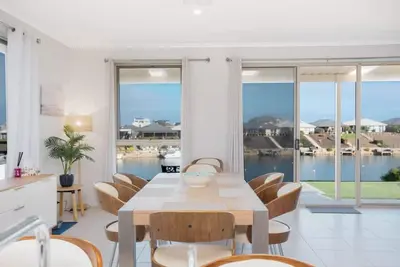 Image de Tranquil Waterfront Living on Hindmarsh Island