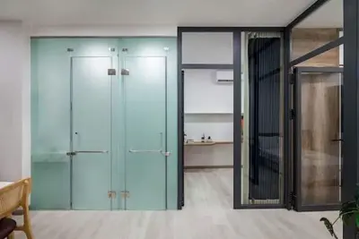 Image de Chic & Cozy 2br Near Airport