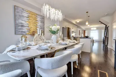 Image de Heart of Port Credit | Lakefront, Dining & Shopping