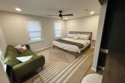 Image de Remarkable Deal – FeNCeD Yard- Cozy Stay