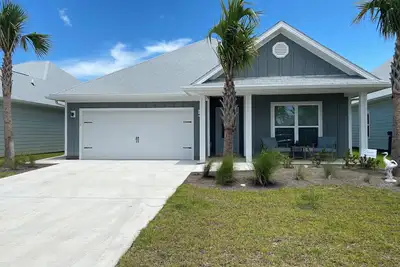 Image de Legacy Sands - Charming 4-bedroom 2-bath house at Windmark Beach.