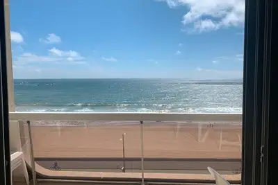 Image de Appartement 'La Baule, T3 Les Pieds Dans L'océan' avec vue sur mer et balcon