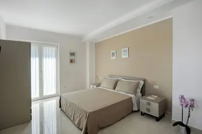 Image de Chambre d'hôtes 'Stabiae Charm - Élégance' avec balcon, Wi-Fi et climatisation