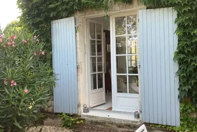 Image de Maison de vacances 'Au Bord De La Charente' avec terrasse privée et jardin privé
