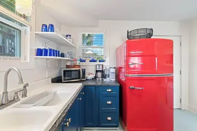 Image de 4 bedroom 4 bath beach house with beautiful views and a nice outdoor kitchen! !