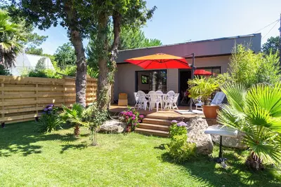 Image de Maison de vacances 'Plein Pied 1km Plage' avec terrasse privée et jardin privé