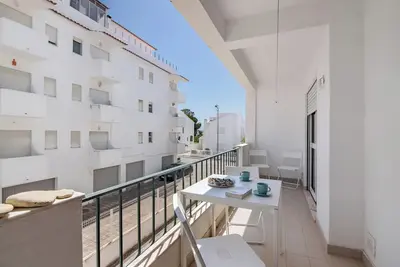 Image de Appartement 'Excellent In Olhos D'Água' avec balcon, Wi-Fi et climatisation