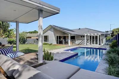 Image de Azure Retreat – a beautifully designed, single-level resort-style home