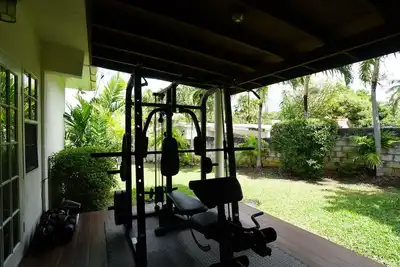 Image de Designer Loft on Queen W | 10ft ceilings, parking