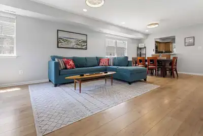 Image de 3br 3ba Seaside Nest