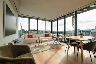 Image de Stylish Penthouse Oasis Near Royal Park + Parking
