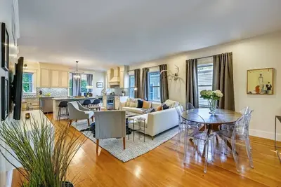 Image de New Luxury Renovation | Near T