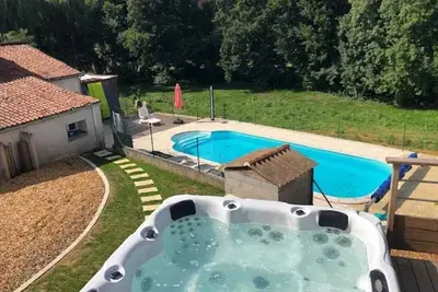 Image de Homerez - Maison accueillante avec piscine Ă Chalandray