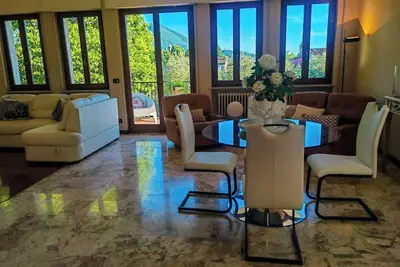 Image de Beautiful villa nestled in the Lucca hills