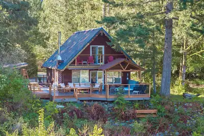 Image de Riverfront Cabin w/Views-Hot Tub, Ac, Pets
