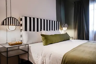 Image de Central and Elegant 2-Bedroom Apartment Ao-20