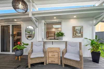 Image de Executive Home in Prime Annandale Location