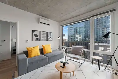 Image de Spacious 4br Central Apartment w/ Skyline Views