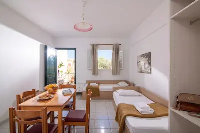 Image de Comfortable Apartment with Shared Pool & Beautiful Garden