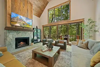 Image de Five Fox Den - Upscale Mountain Getaway in The Lodges at Eagles Nest