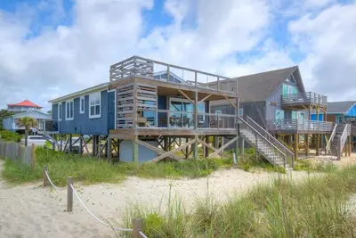 Image de Renovated 3br 2ba House, Oceanfront, Rooftop Deck, Dog Friendly, Sleeps 10