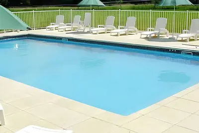Image de Homerez - Maison avec piscine à Saint-Vincent-la-Châtre.