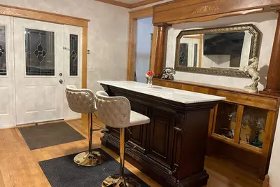 Image de Legacy Farm! WaterFront 1920’s Flair (Adults Only)