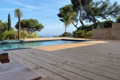 Image de Villa contemporaine 5 chambres vue mer panoramique avec piscine