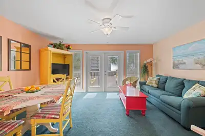 Image de Grand Caribbean 302w - Condo 50 Yards from the Beach - No Hassle Check Out