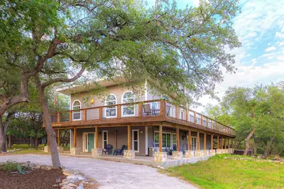 Image de Willie's Hill Country Hideaway - Family Stay for 8 with Hot Tub & Fire Pit