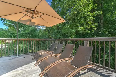 Image de Charming 8-bedroom chalet in Essert-Romand with indoor pool