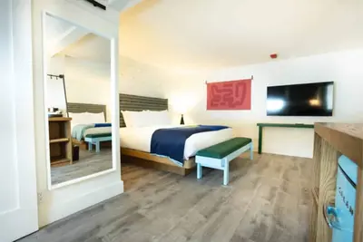 Image de Relax in a Spacious Room Surrounded by Nature! Outdoor Pool!