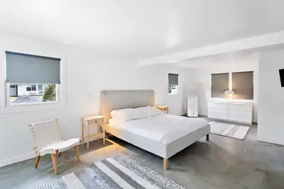 Image de Contemporary Room w/ Tea Station Near Von Trapp Lodge! Outdoor Pool