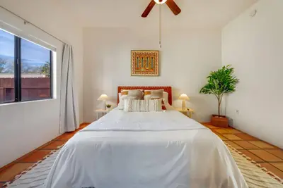 Image de House & Casita / Sleeps 6+ / Large Group or Family