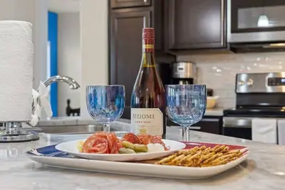 Image de New* Temple+4Bd+1 Story+Pet Friendly+Fast Wi-fi