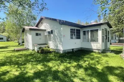 Image de Cozy Cottage on Indian Lake with Dock and A/C