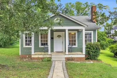 Image de Cute Bungalow near Downtown, sleeps 6