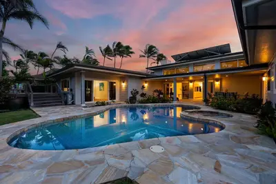 Image de Beachside Kailua Beach House by Gather w/ Pool & Gourmet Kitchen