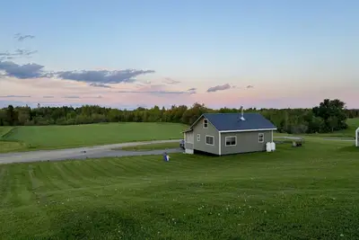 Image de Charming 3-bdrm cabin in Bridgewater. Sits on a farm right on Canadian border