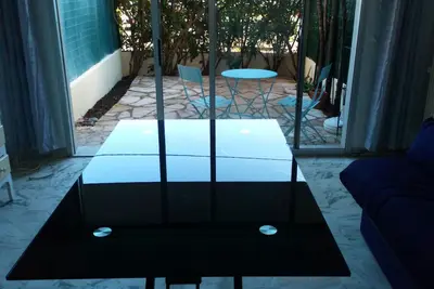 Image de Studio meublé équipé, terrasse, parking, la mer à 150 m, restaurants