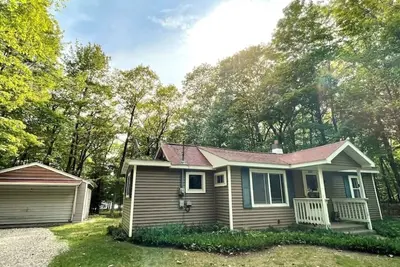 Image de Quaint Cottage on the Sandy Shores of Lake Michigan