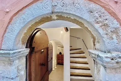 Image de Maison de village au coeur de Cabris, spacieuse, élégante, calme. Commerces à pied.