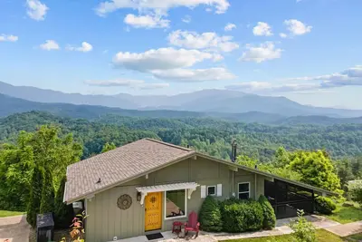 Image de New! Incredible Mtn Views! 3br w/Hot Tub*Quiet!