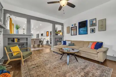 Image de 3 King Beds-Cute Loft for Kids-Tv in All Bedrooms-Pearl District