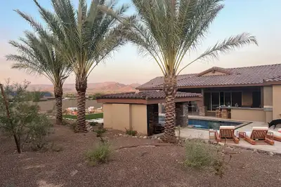 Image de Spacious 4-bedroom house with WiFi, Ac in marvelous area with Pool