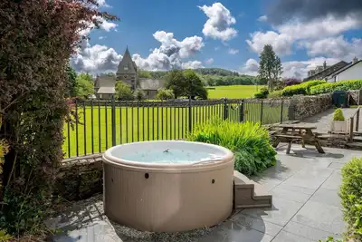 Image de Pass the Keys | Stunning 4 Bed Barn Conversion | Hot Tub