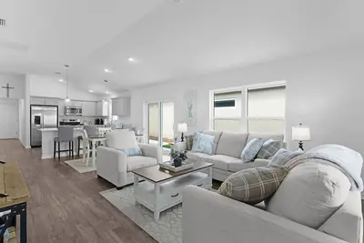Image de Golf Cart/ Pool Access/ Garage Parking