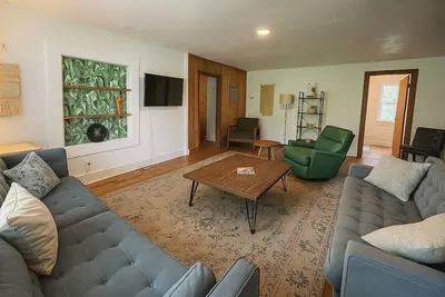Image de Relaxing 3 Bedroom Home near Downtown